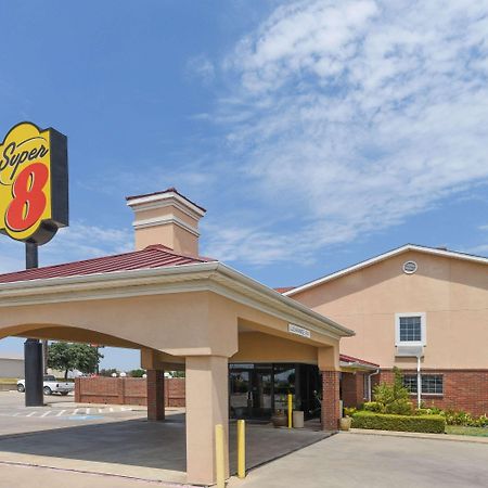 Super 8 By Wyndham Burleson Fort Worth Area Bagian luar foto